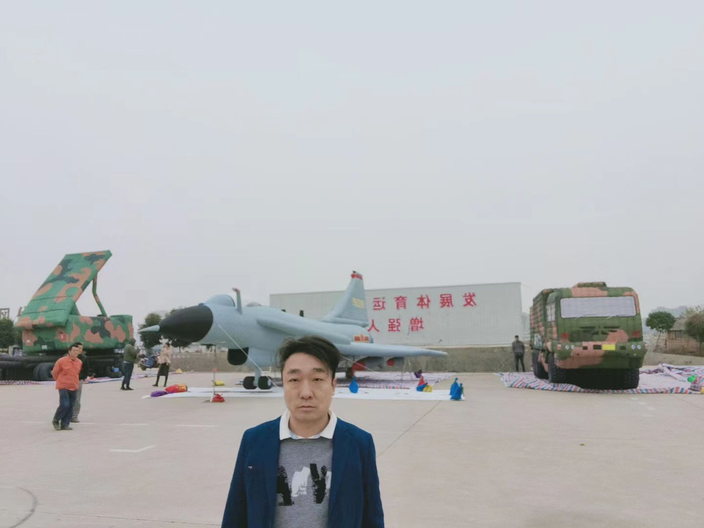 重庆琼中军事充气模型：打造最逼真的战场场景
